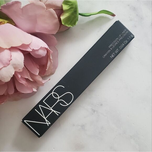 NARS Lip pencil in Grasse (Hot/Neon/Barbie Pink) - Picture 8 of 12